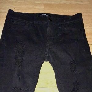 Black distressed mid-rise skinny Jean